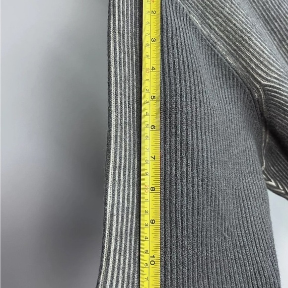 Disney Parks Store Marvel Sweater Shirt Sz 3XL Gray Red Stripe 1939 Big Tag HTF - Picture 15 of 15